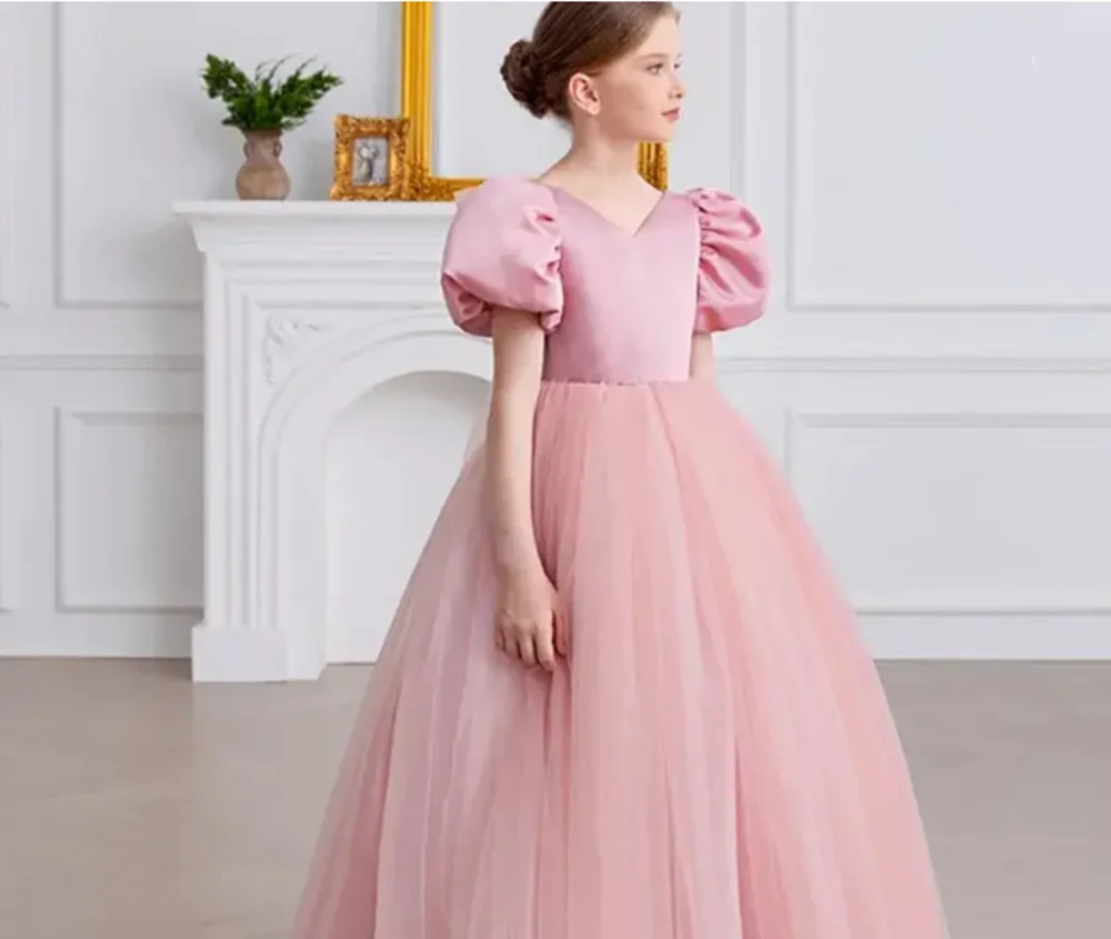 Customized Pink Flower Girl Dresses For Wedding V-Neck Short Sleeves Puffy Simple Princess First Communion Bridesmaid Prom Gown