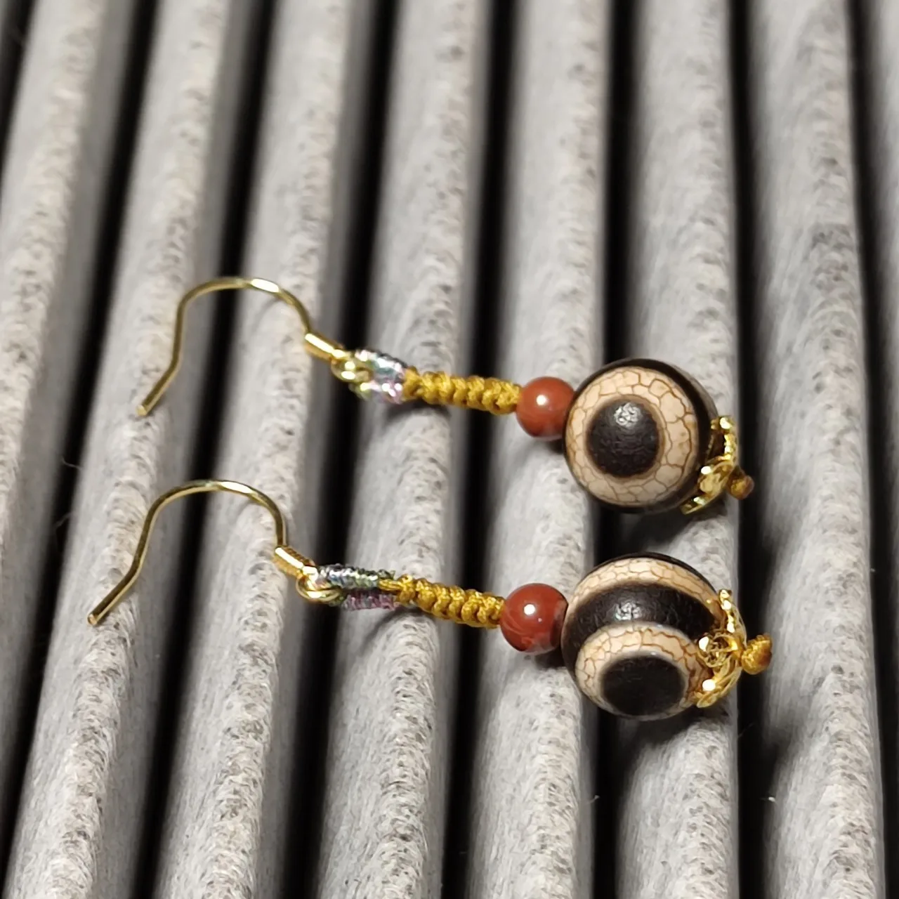 Tibetan Fire Supply Dragon Pattern Agate Dzi Three Thread Medicine Master Ghost Eye Tianzhu 925 Silver Weaving Earrings Earrings