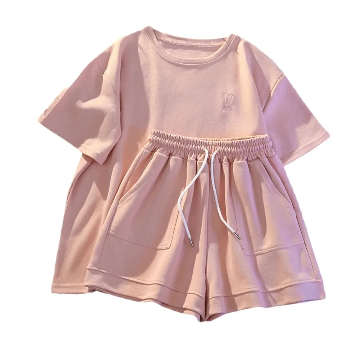 طقم شورت صيفي كاجوال مطرز بأكمام قصيرة للنساء طقم رياضي مريح مكون من قطعتين ملابس خارجية بيضاء #5