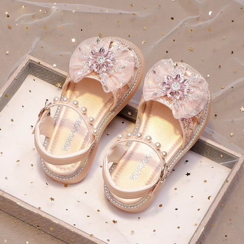 

Детские сандалии для девочек с ремешками и блестящим бантом, новинка 2026 года, летние нарядные туфли для детей, нескользящие, модные, элегантные, для вечеринок и свадеб