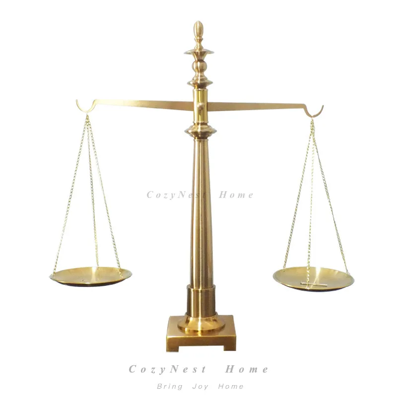 Ornement de balance de la justice, décoration créative pour salle d'exposition, bureau ou salle d'étude, grande balance en métal doré