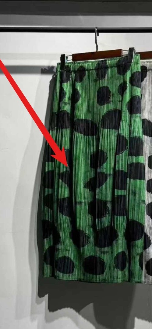 Variant: Green skirt