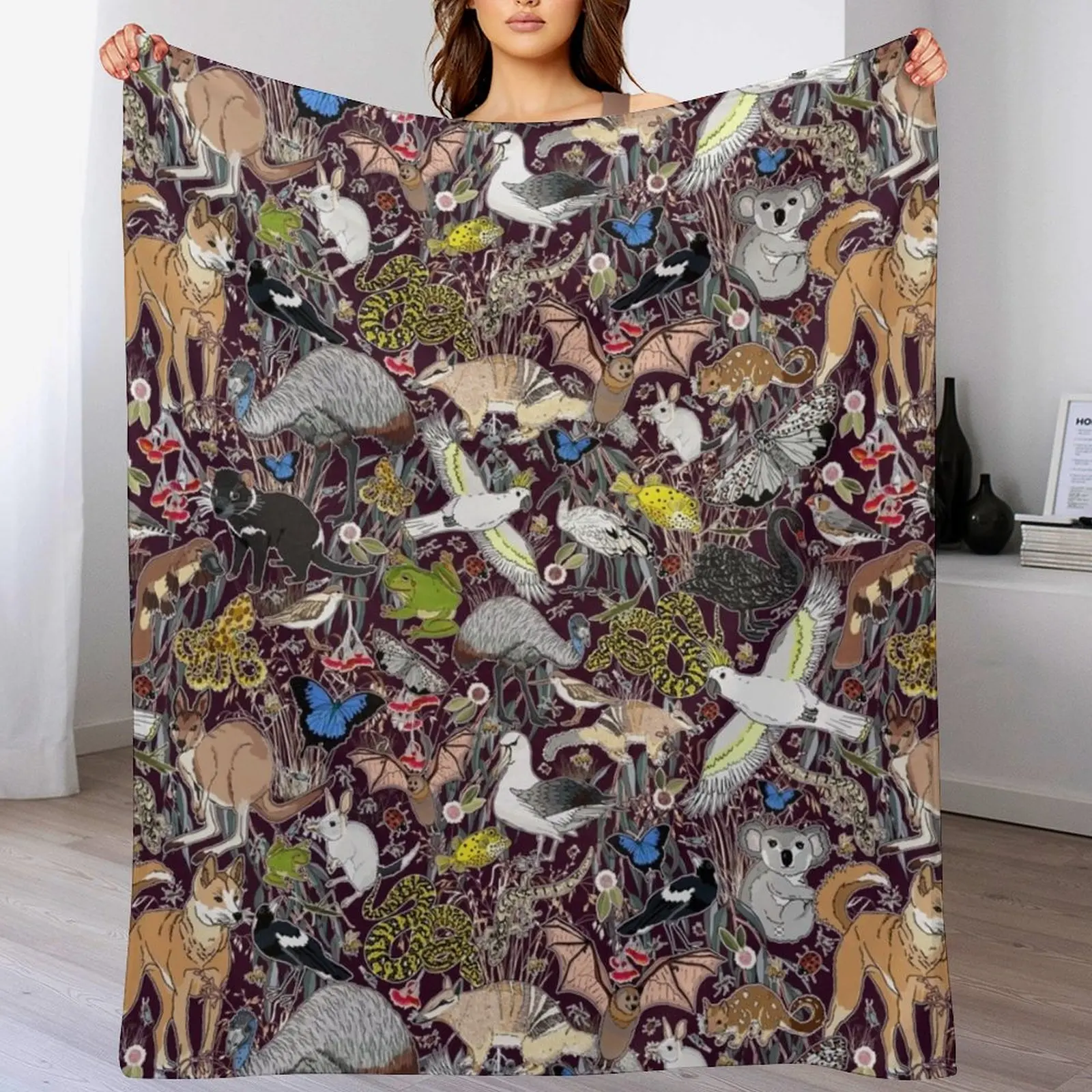 Fauna Australiana - aubergine Throw Blanket