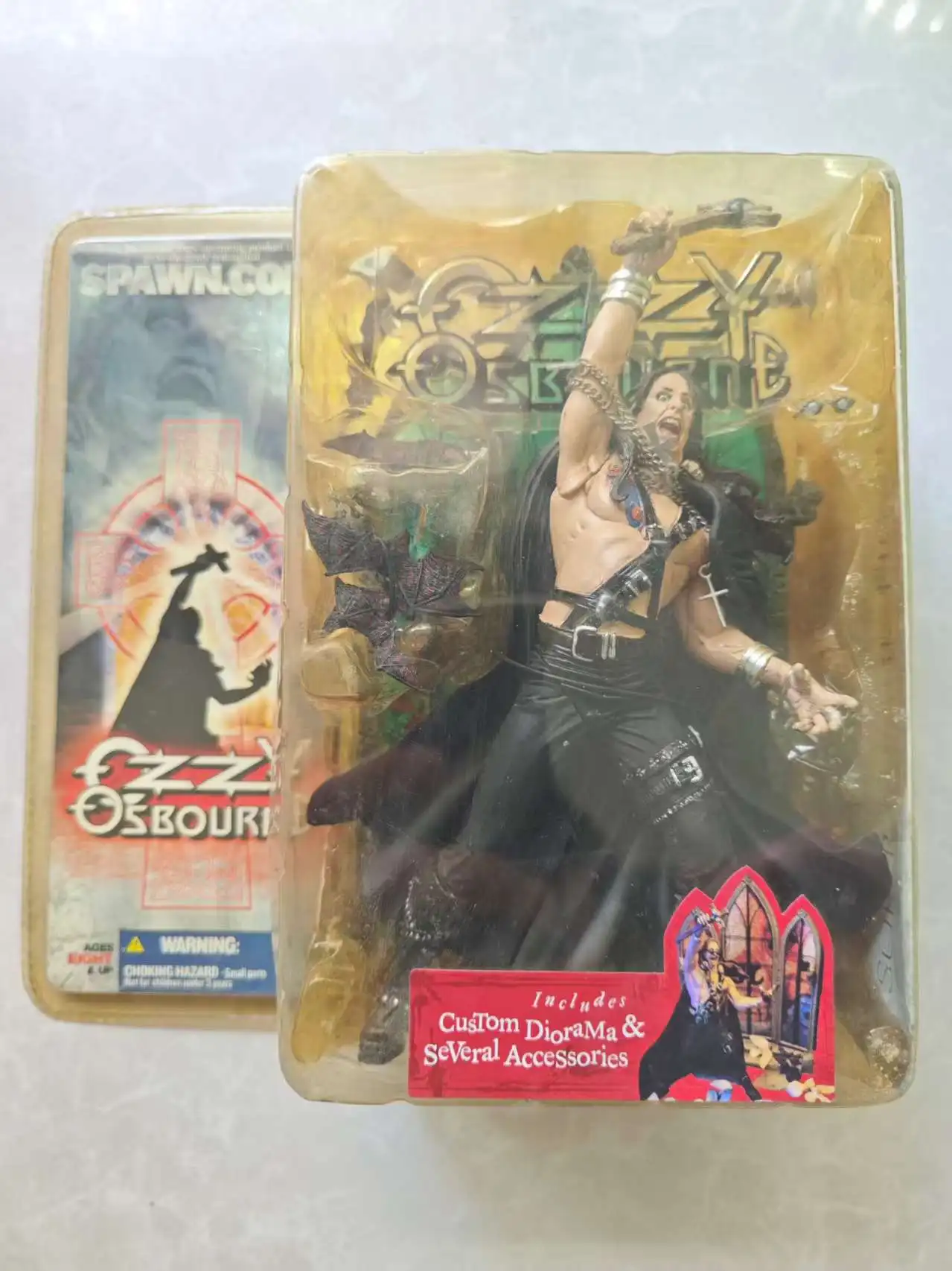 

Фигурка McFarlane Ozzy Ozbourne 2003, оригинальная упаковка, рок-н-ролл, зал слабых игрушек, коробка слегка желтого цвета