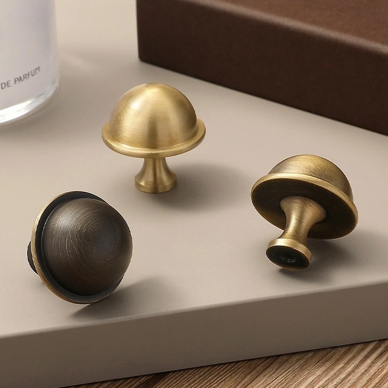 High-end brass single-hole handcrafted golden luxury furniture handle for cabinet and wardrobe door handles