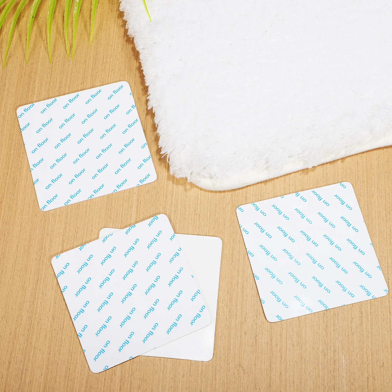 16 قطعة من شريط السجاد القابل للغسل وغير قابل للانزلاق وآمن لجميع أنواع الأرضيات، سهل الاستخدام، مقابض زاوية السجاد #2