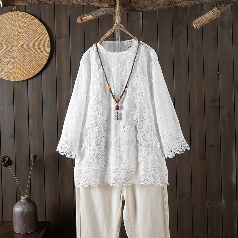 

Japanese Sweet Mori Girl Lace Flower Embroidery Hollow Out Shirts Women O-Neck 3/4 Sleeve Casual Loose White Cotton Blouse Tops