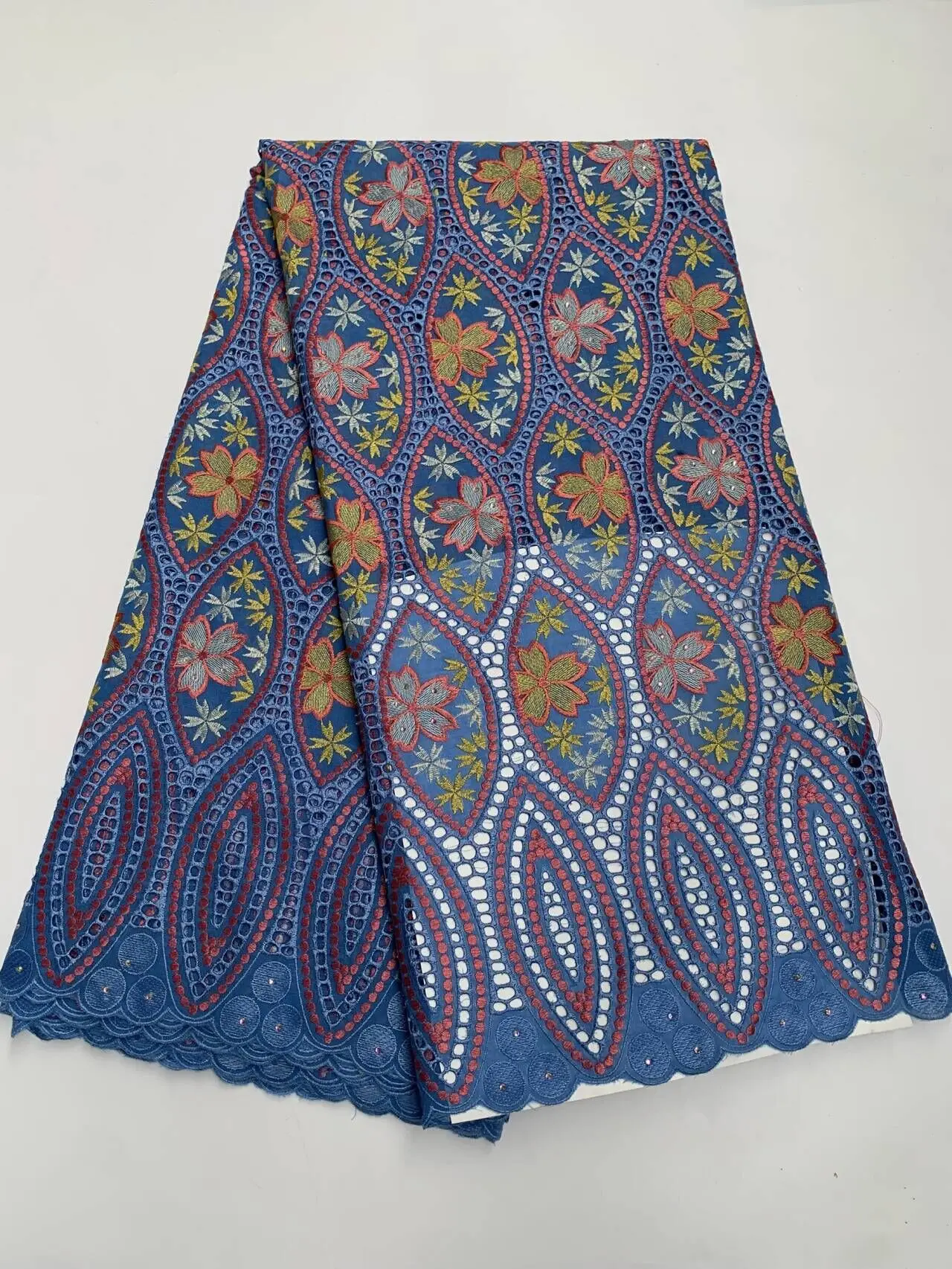 2026 African Lace Fabric Nigerian Tulle Embroidered Bridal Gown Material Soft Cotton Damask for Wedding Party Dress 5Yards