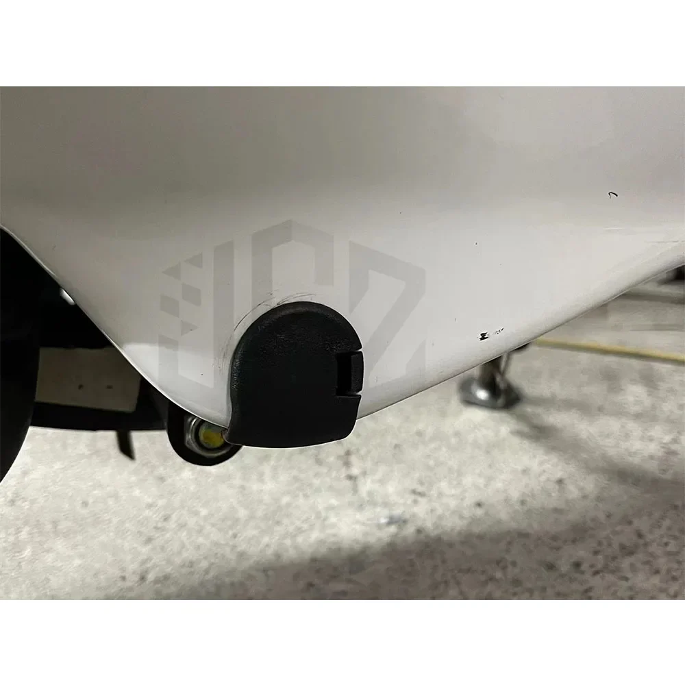 Motorcycle Cover Bottom Spoiler Plug Bolt Cap Kevlar Carbon Fiber For Vespa Sprint Primavera 150 MY24