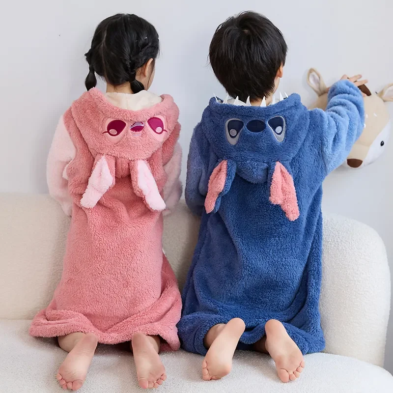 Angel and Stitch pigiama con cappuccio Baby Boy Girls New autunno inverno bambini addensati Warm Coral Fleece Robe camicia da notte abbigliamento