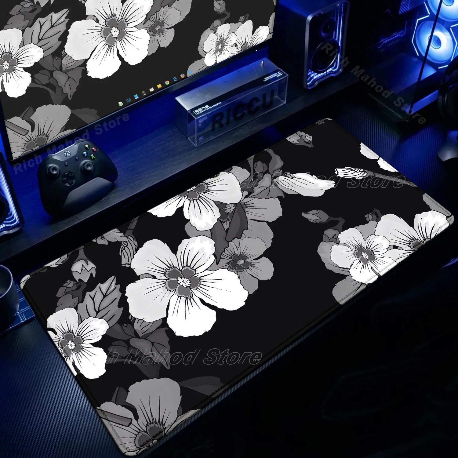 Black and White Art Flower Table Mat Large Mouse Pad Office Keyboard Edge Locking Desk Mat Laptop Accessories Non-slip Mousepad