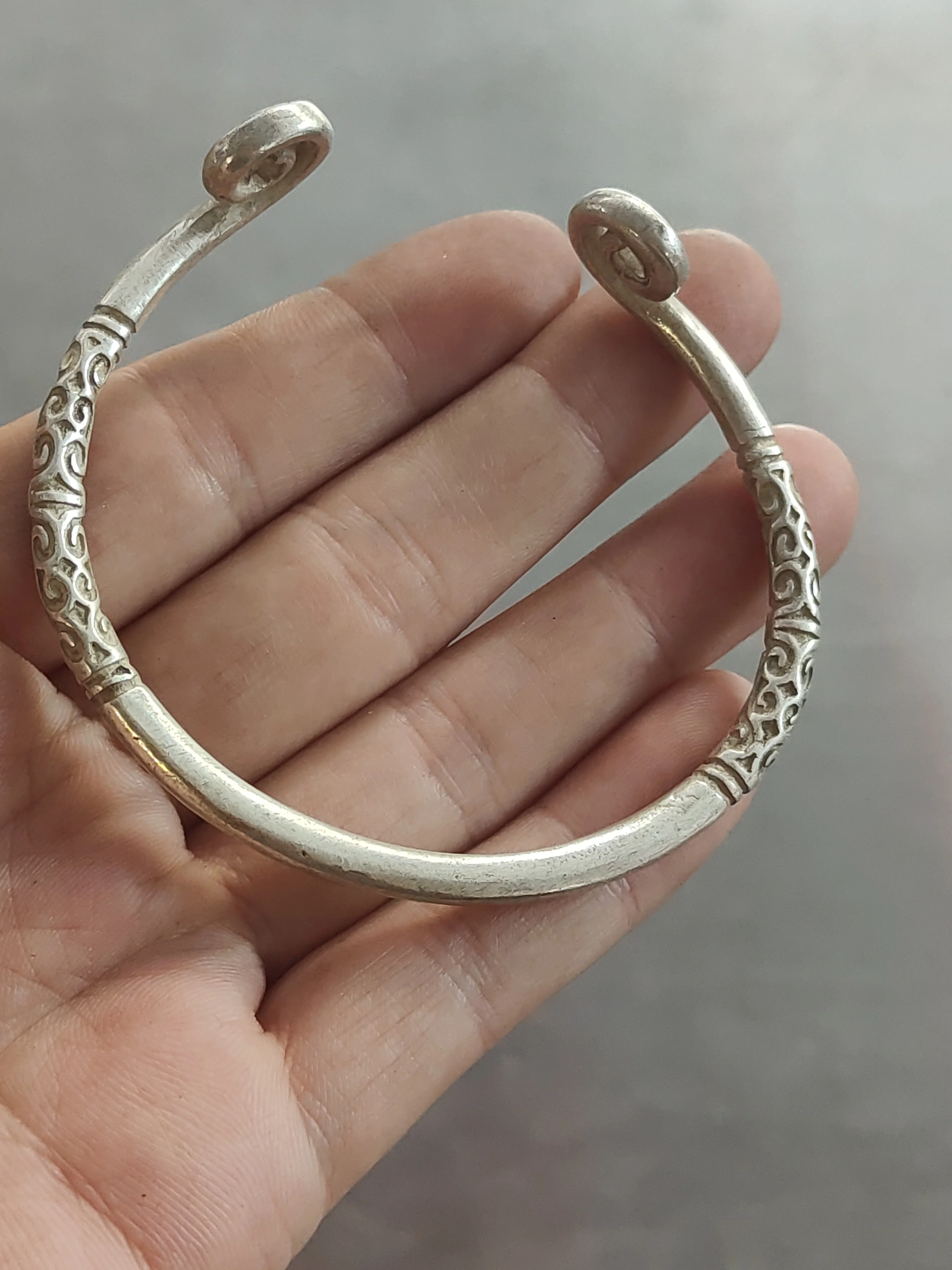 Chinese classical Tibetan silver personality creative bracelet ethnic wind Miao silver Ruyi open bracelet