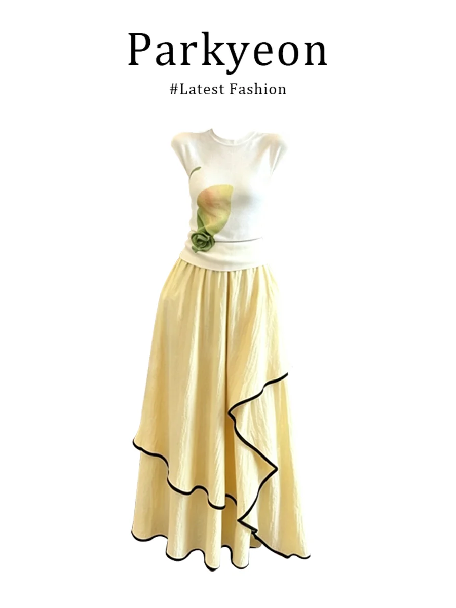 

Yellow Print Asymmetrical Skirt Set with White Knitted Top Casual Loose Fit Summer Fashion Women's Two-Piece Ensemble