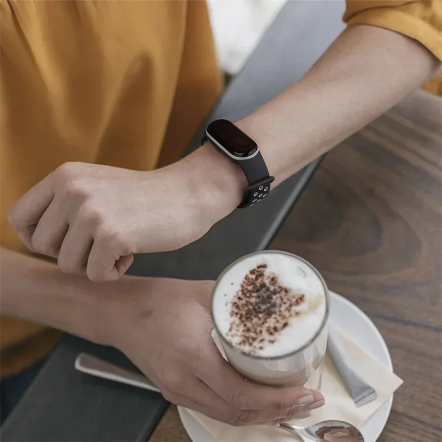 Correa de reloj para Xiaomi Mi Band 7 NFC, Correa miband7 de silicona con orificio de aire, pulsera deportiva en Mi band 6 5 4 3 7 8