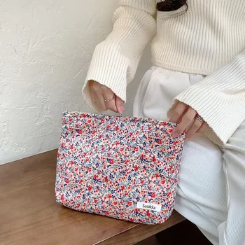 Tragbare Kulturtasche mit großer Kapazität, Hautpflege-Organizer, tägliche Clutch-Tasche, modische Retro-Blumen-Kosmetiktasche, Make-up-Tasche
