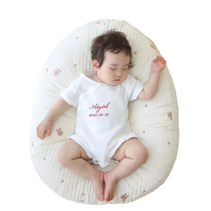 Allattamento al seno neonato sdraiato allattamento cuscino per l'allattamento inclinato bambino anti sputare latte troppopieno cuscino per soffocamento letto nel letto