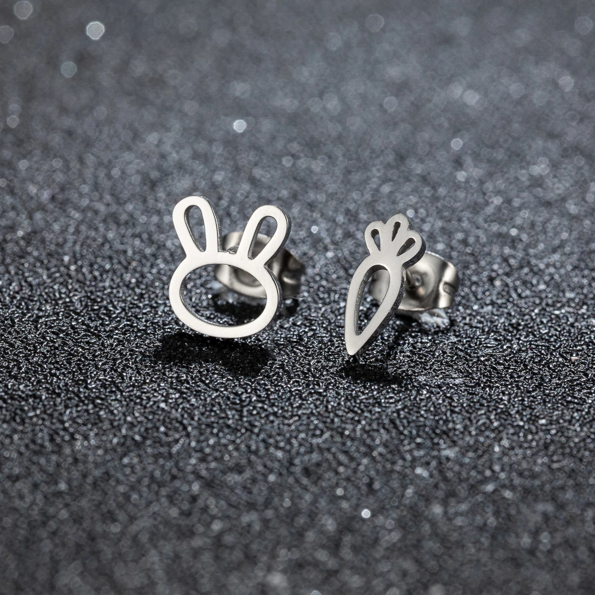 1Pair Fashion Simple Earrings Women Cute Rabbit And Carrot Asymmetric Stud Earring Anti-allergy Accessories