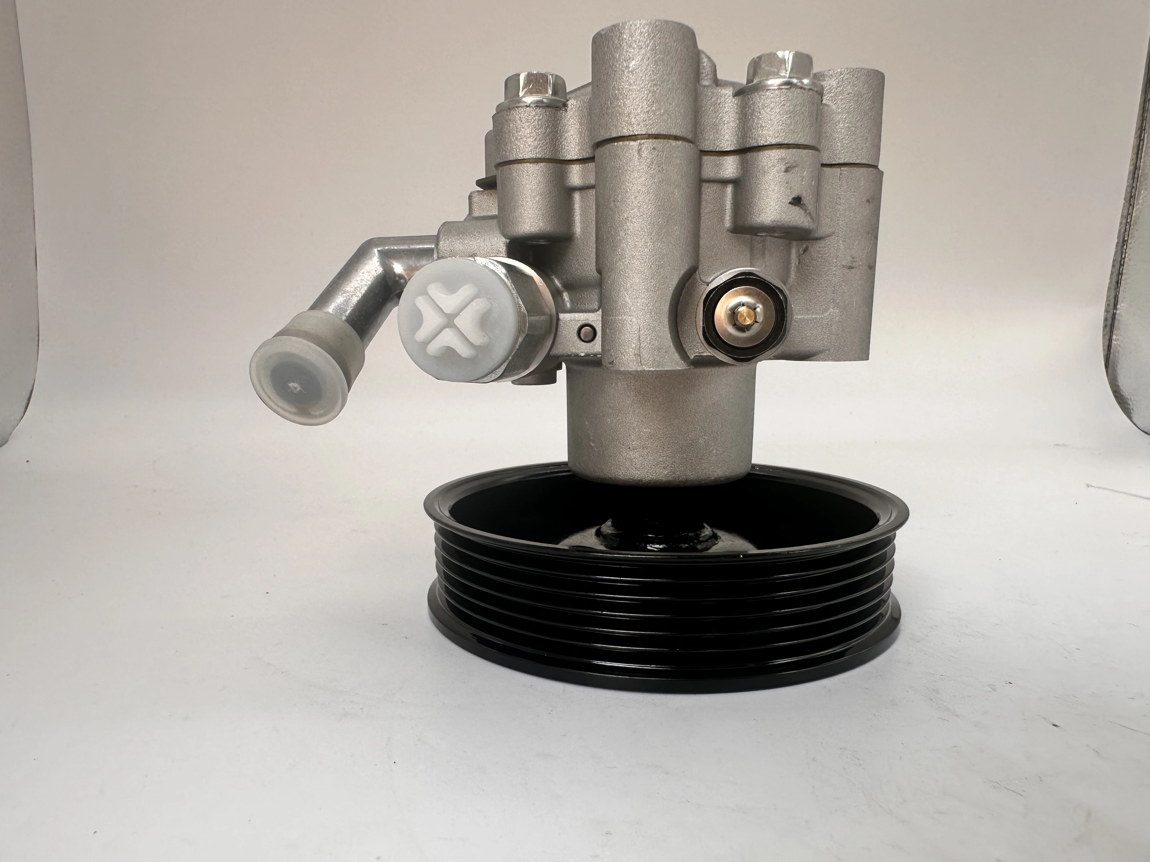 ホットセール高品質オートステアリングシステムパワーステアリングポンプ（ジーリービジョン用）1064001040