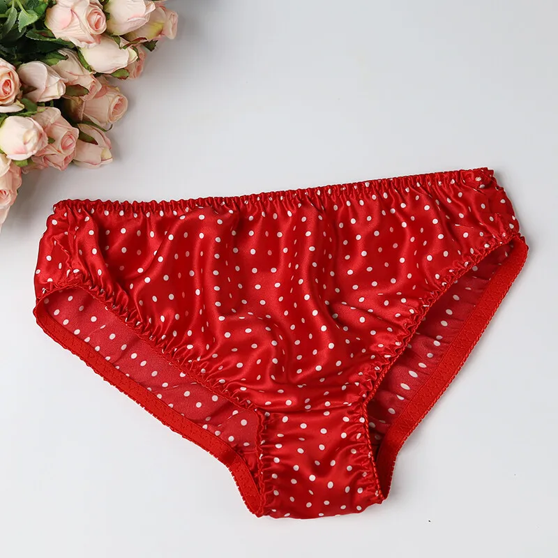 Red background white dots