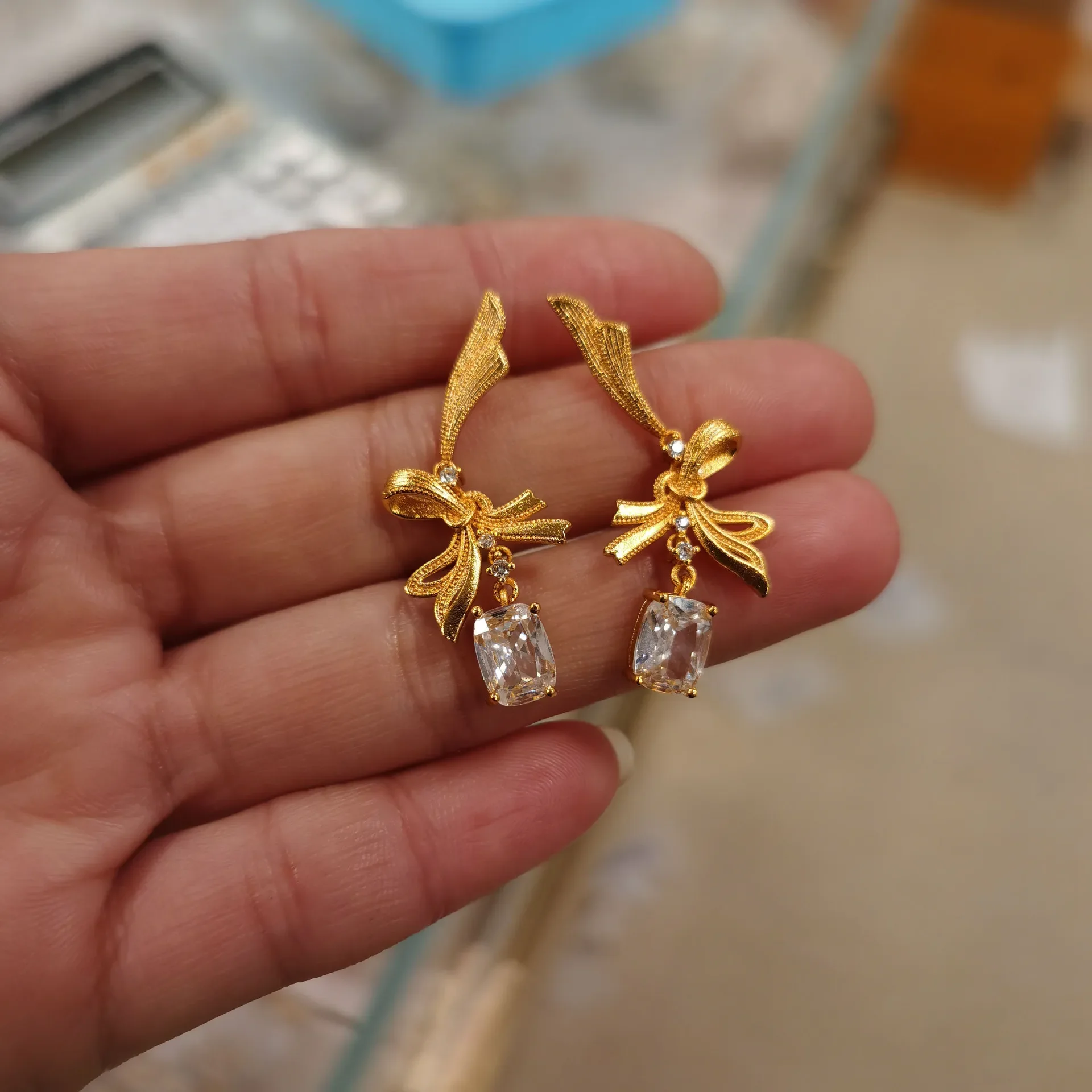 

24K Gold AU999 Bow Square Stud Earrings with Zircon, Women's Luxury Jewelry, Fashionable & Versatile, Ideal Birthday Gift