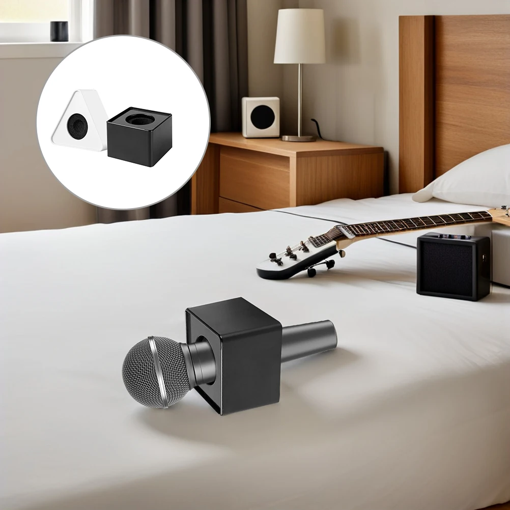 

2Pcs Durable ABS Triangle Square Microphone Station Logo Flags Portable Creative Design Suitable Interview Mic Logo Station Clip