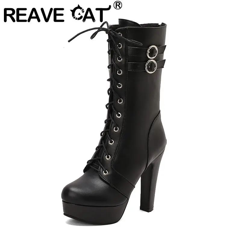 

REAVE CAT Новый стиль женские сапоги до середины икры с круглым носком на блочном каблуке 12 см на платформе 3,5 см на молнии со шнуровкой металлический размер 44 48 49 50