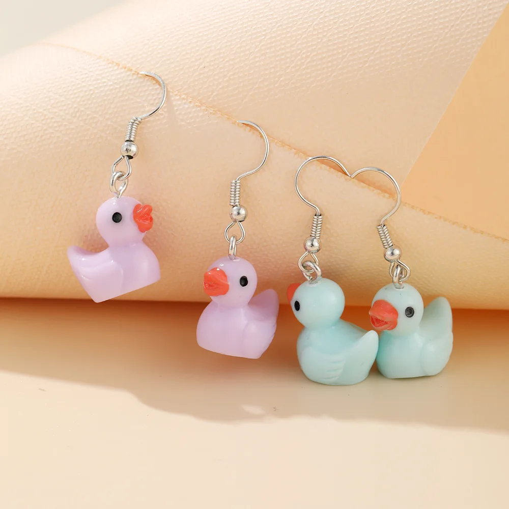 1pc Synthetic Resin Earrings Cute Duck Earrings