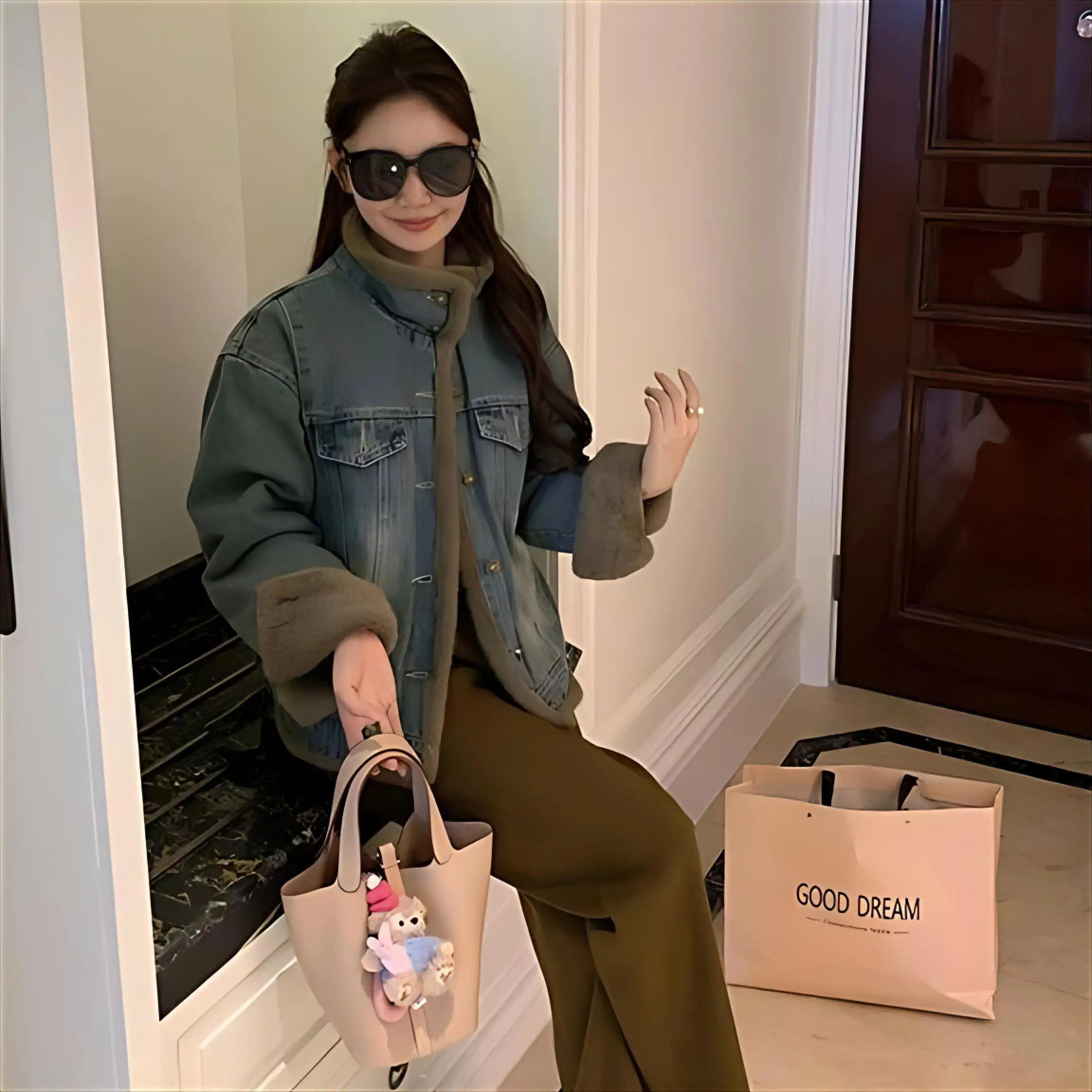 

Denim Coat With Real Sheep Lamp Winter Fur Plush Womens Fall Slim-Fit Sweet Cool Girl College Classroom Anti-Odor Quilted Jacket