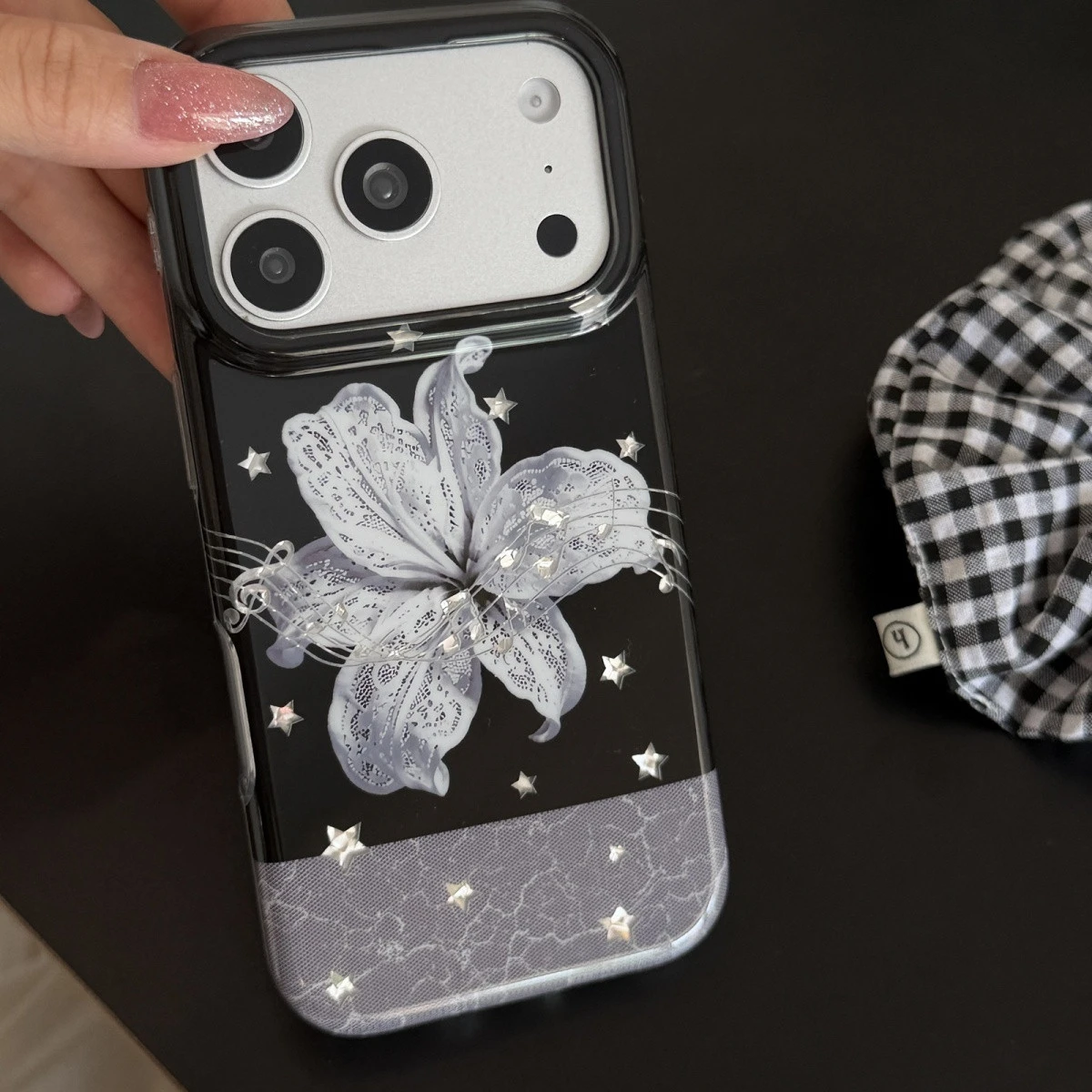 Funda Mate con Diseño de Estrellas y Flores de Lirio para iPhone 18 Ultra17 Air 16 15 14 13 12 11 Pro Max Mini XR XS 7 8 Plus, Antigolpes