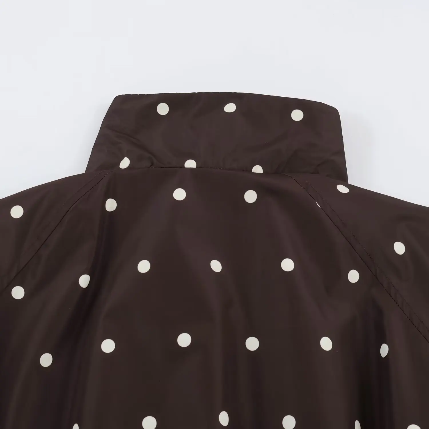 BSAY Damen Bomberjacke mit Polka-Dot-Print, kurz geschnitten, Stehkragen, elastische Ärmelbündchen, lange Ärmel, lässiges Design mit Taschen, kurze Oberbekleidung. – Detail 9