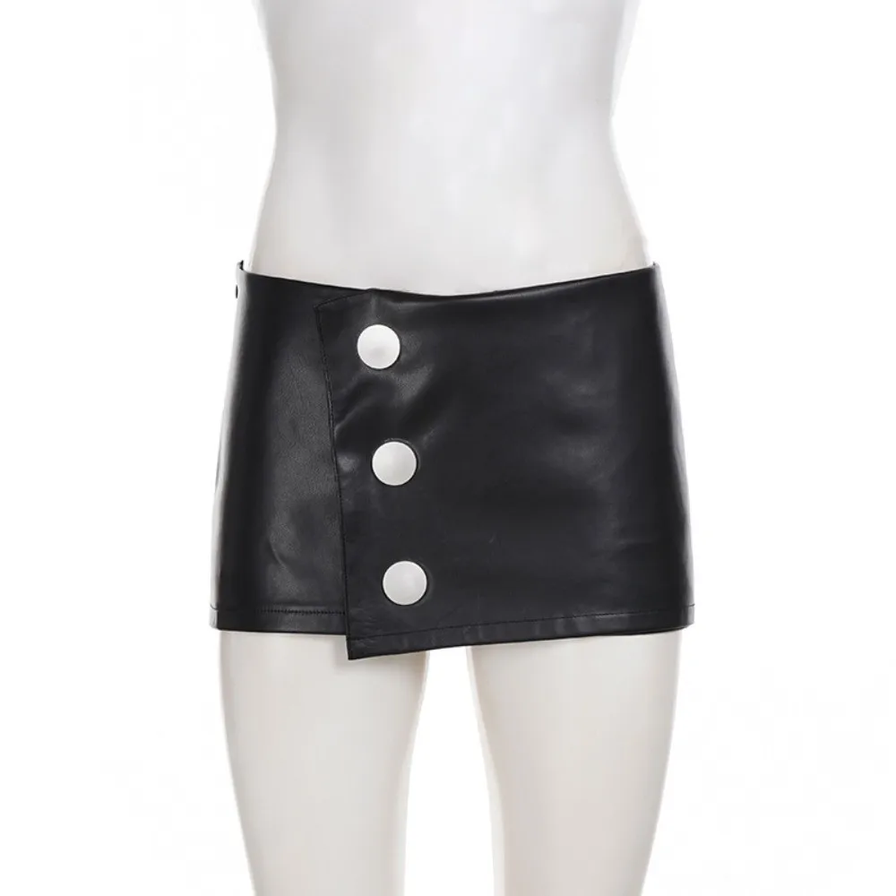 กระโปรงหนัง PU ทรงเข้ารูป เอวต่ำ ผูกเชือก แต่งขอบโลหะ มีซับใน สีดำ ทรงไม่สมมาตร ความยาวครึ่งตัว