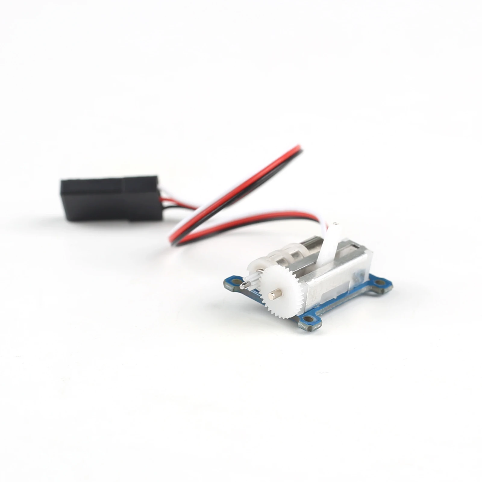 Perché il servomotore JR Digital FH-1502 è la scelta ideale per i modellisti di aerei RC in Italia