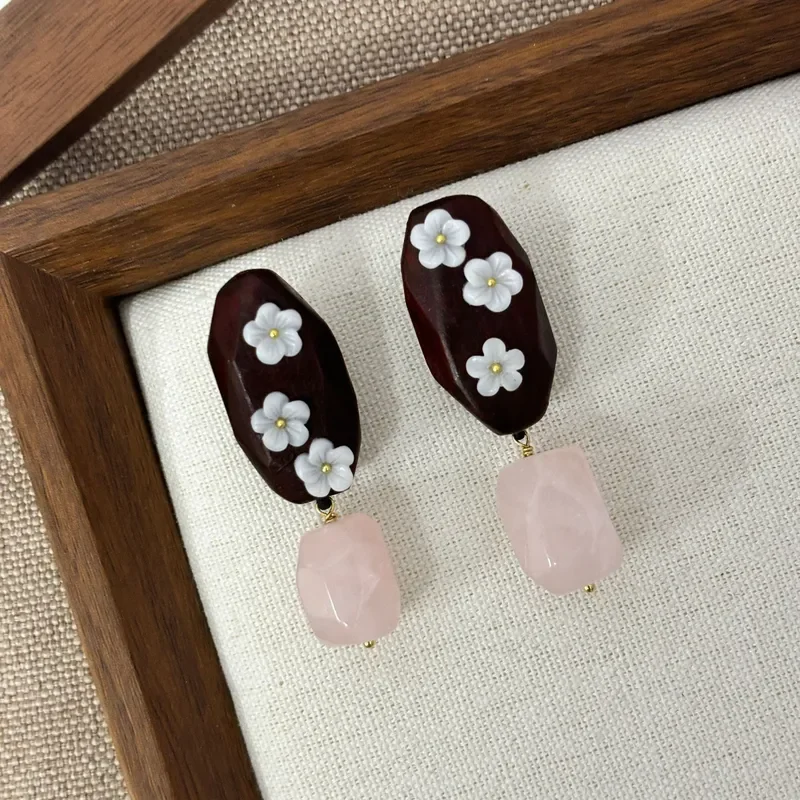 New Chinese sandalwood three-dimensional small white flower earrings, natural powder crystal rough stone earrings, national