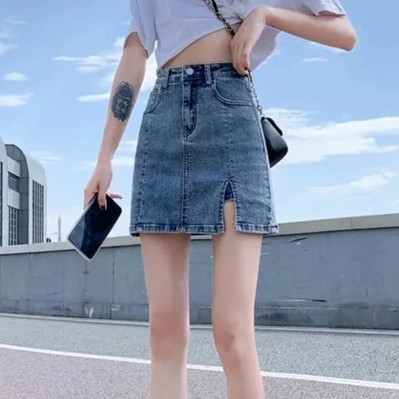 Letnia nowa wyszczuplająca mini sukienka z wysokim stanem i rozcięciem z boku Dżinsowa spódnica damska Modne spodnie biodrowe