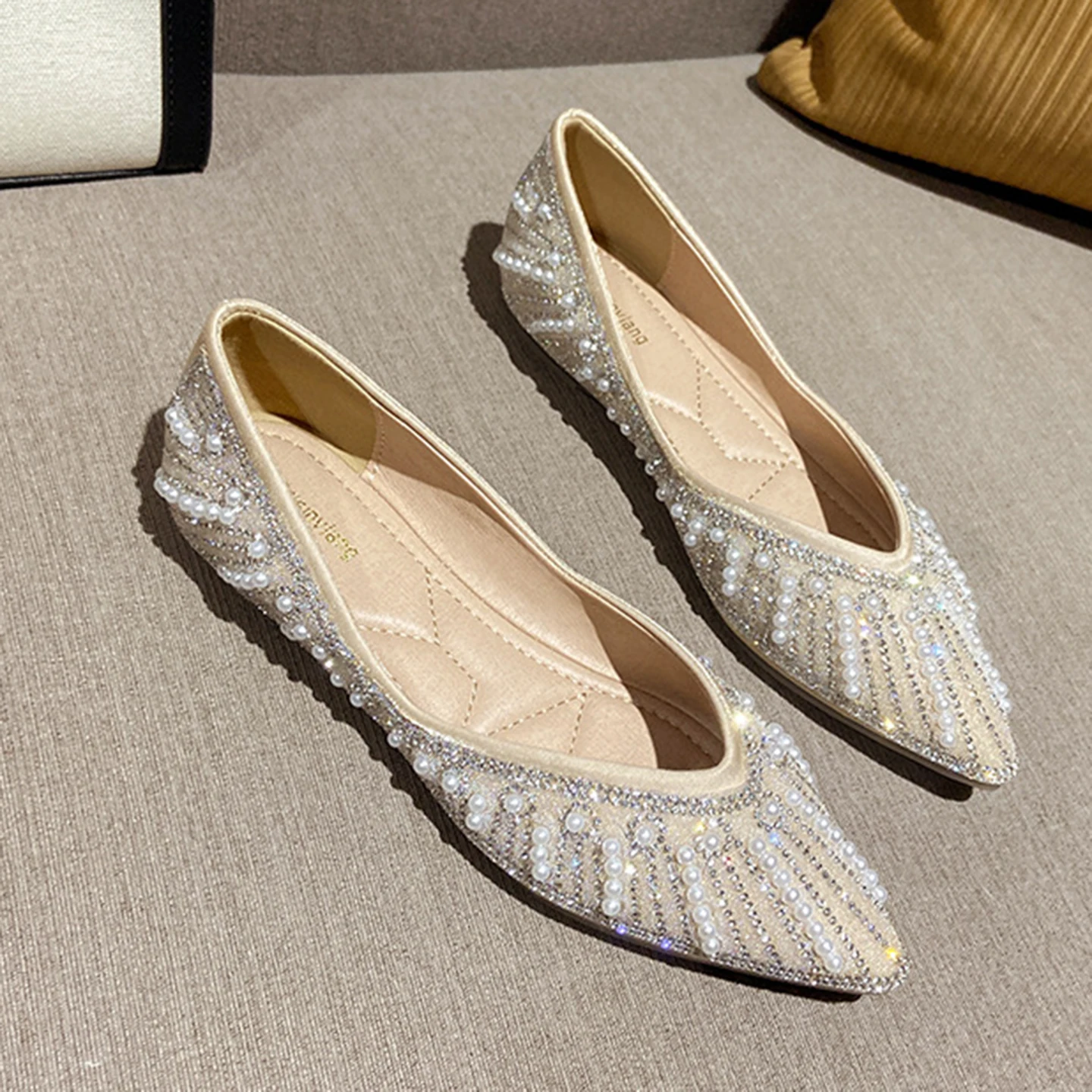 Nuevas zapatillas de ballet de moda para mujer, elegantes con diamantes de imitación, punta fina, suela suave y cómodas, estilo casual, tipo náuticas.