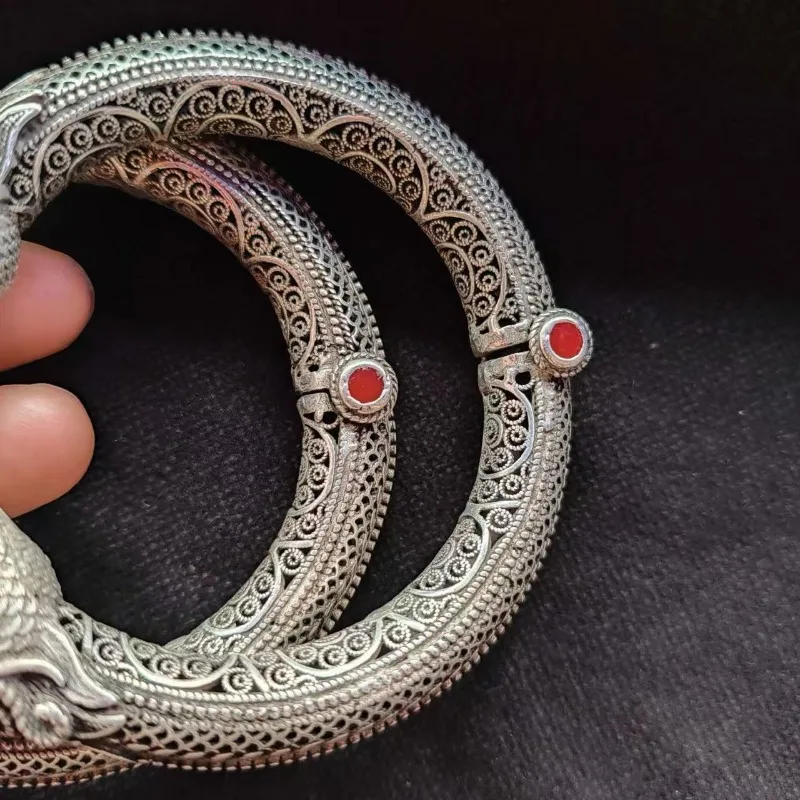 سوار من الفضة التبتية مزدوج التنين وفم النمر سوار مجوف هدية رائعة مصنوعة يدويًا لهدية حفلة عيد ميلاد الصديق
