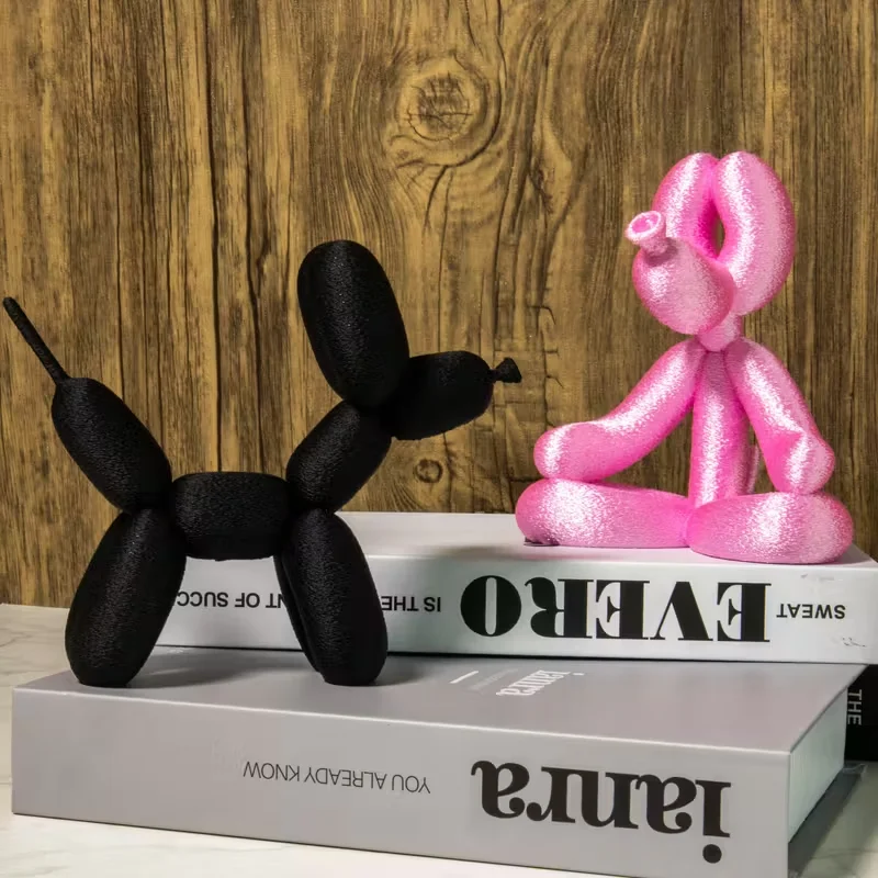 The plastic statue of the balloon dog in meditation is not easy to break and is a perfect home decoration for holidays