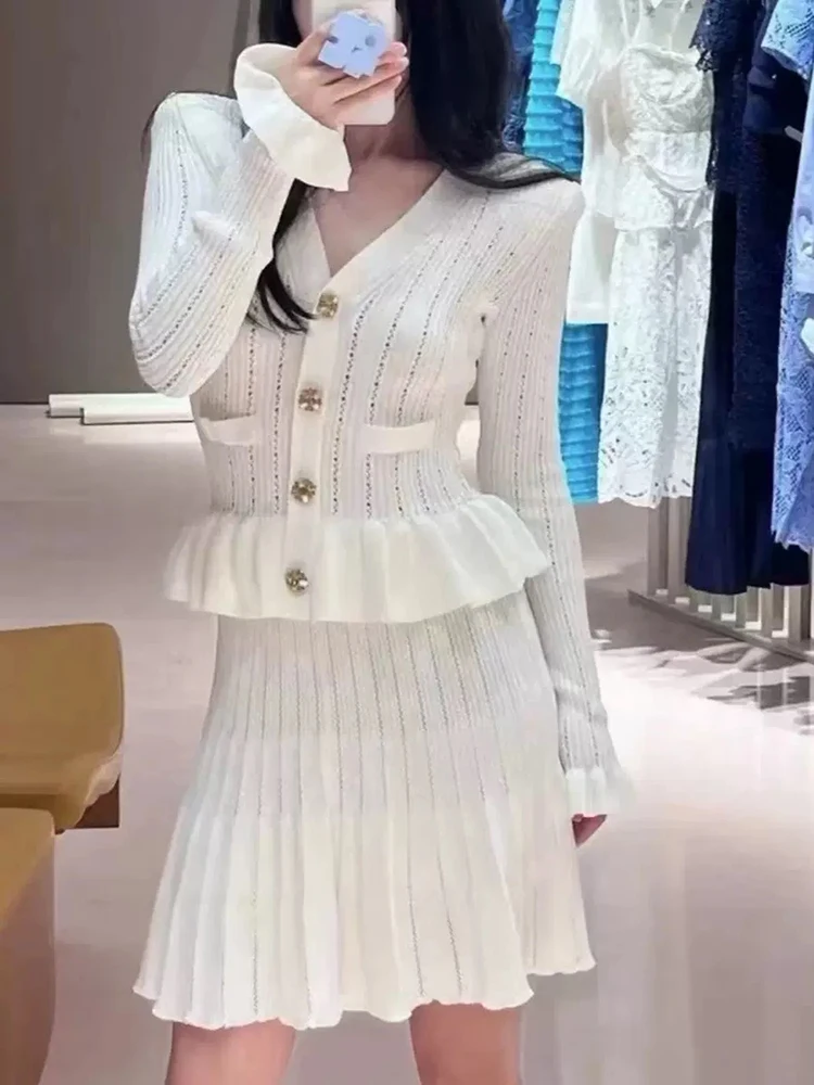 White hollow ruffle splicing dresses temperament elegant V-neck long-sleeved knitted women\'s dress 2024 Autumn New