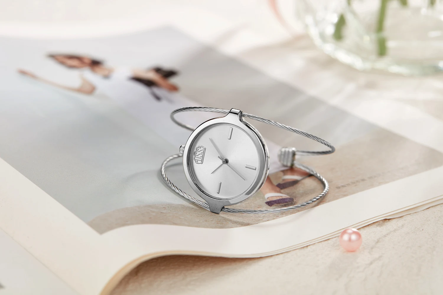 2023 new casual fashion simple girl round single steel bracelet quartz bracelet watch