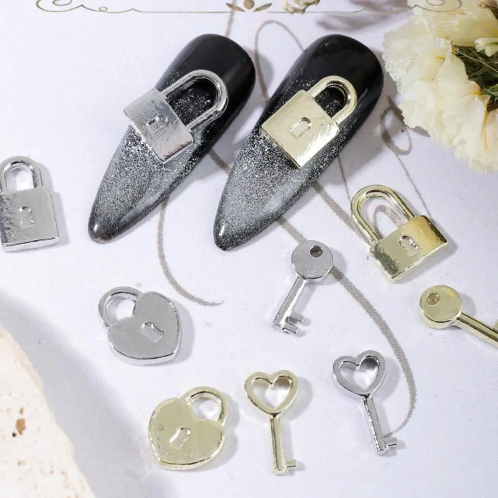 Charm per abbellimento delle unghie assortiti Hollow Metal Love Heart Lock Key Nail Art Charms accessori per la decorazione delle unghie fai da te per le donne