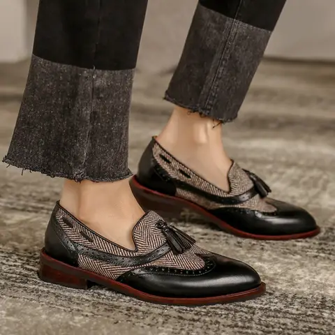 여성용 라운드 토 대형 신발, 캐주얼 여성 스니커즈, 로우힐, 원단 레이스업 고무, 바느질 꽃, 레저 솔리드, 라지 사이즈, 신상