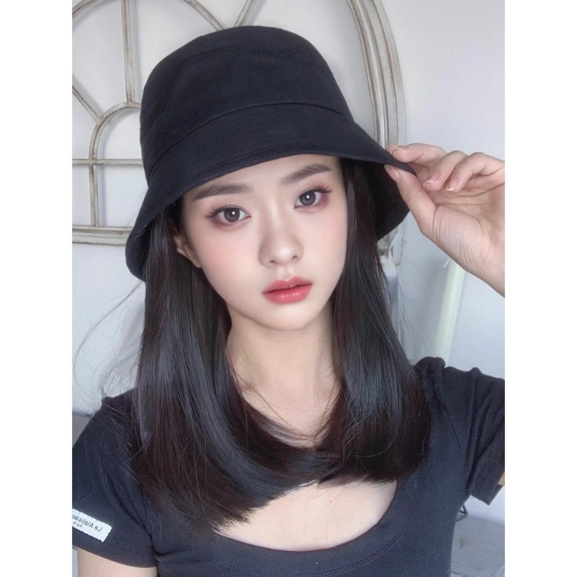 バケットハット合成かつらミッドレングス合成繊維かつらファッション多用途装飾かつら