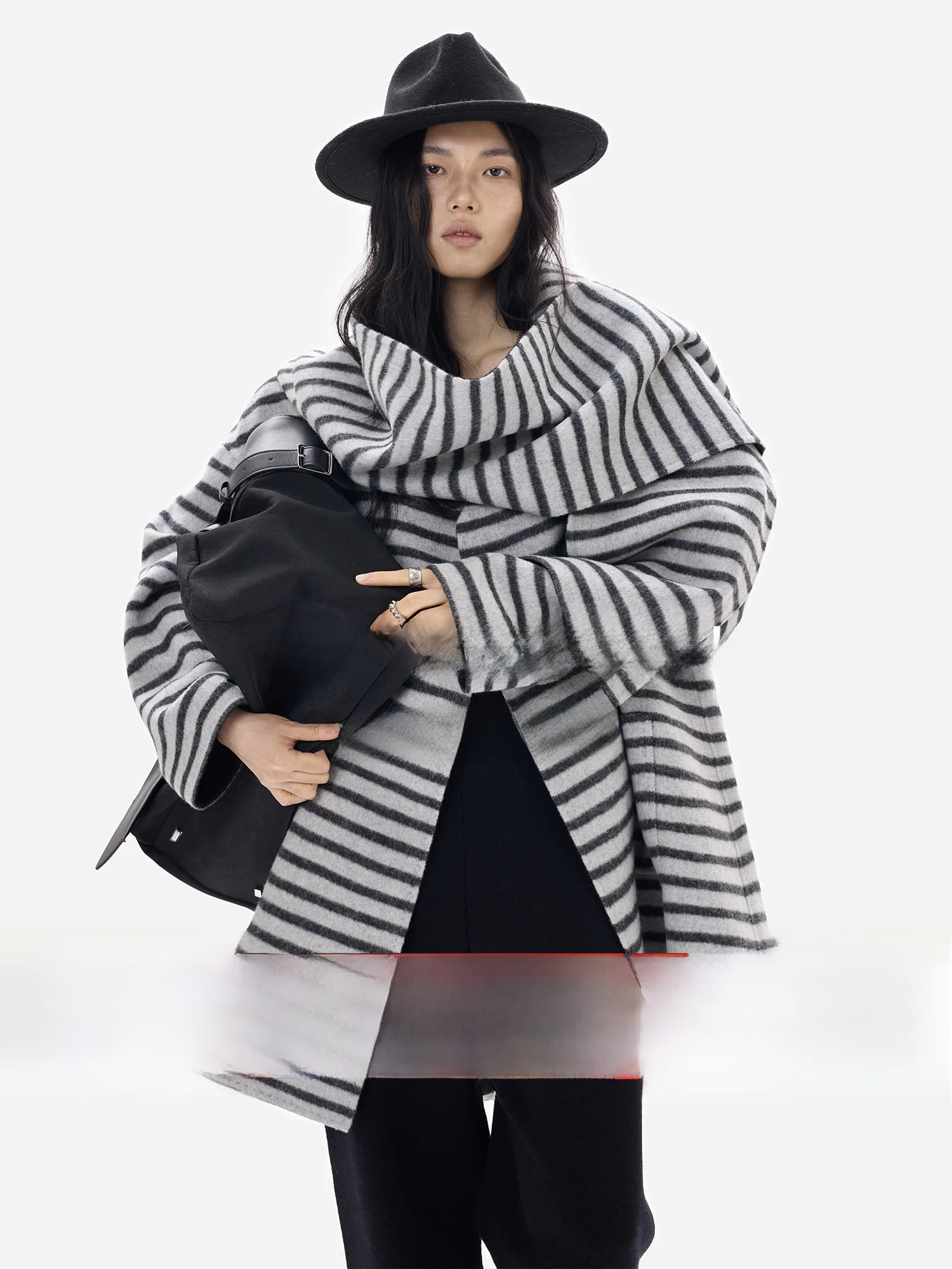 

eGuYue Modern Double-Sided Stripe Bla Coat Set Loose oulder Drop-Waist Wool Blend Women's Faion Outerwear