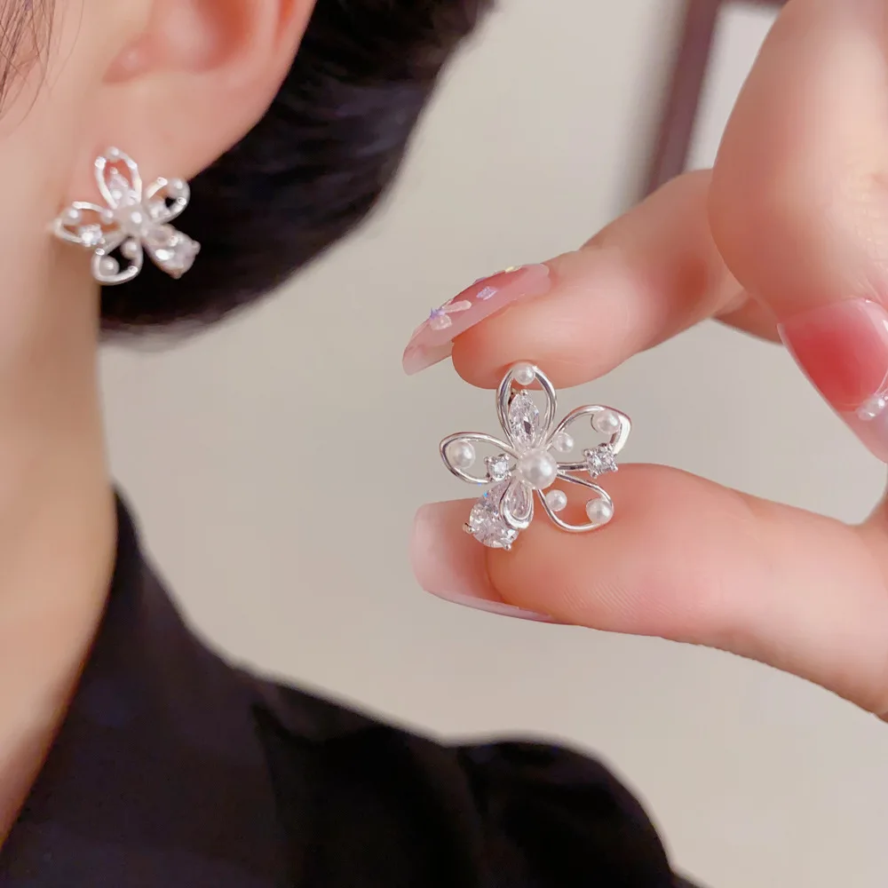 Fashion versatile zircon hollow pearl petal stud earrings exquisite simple super flash earrings