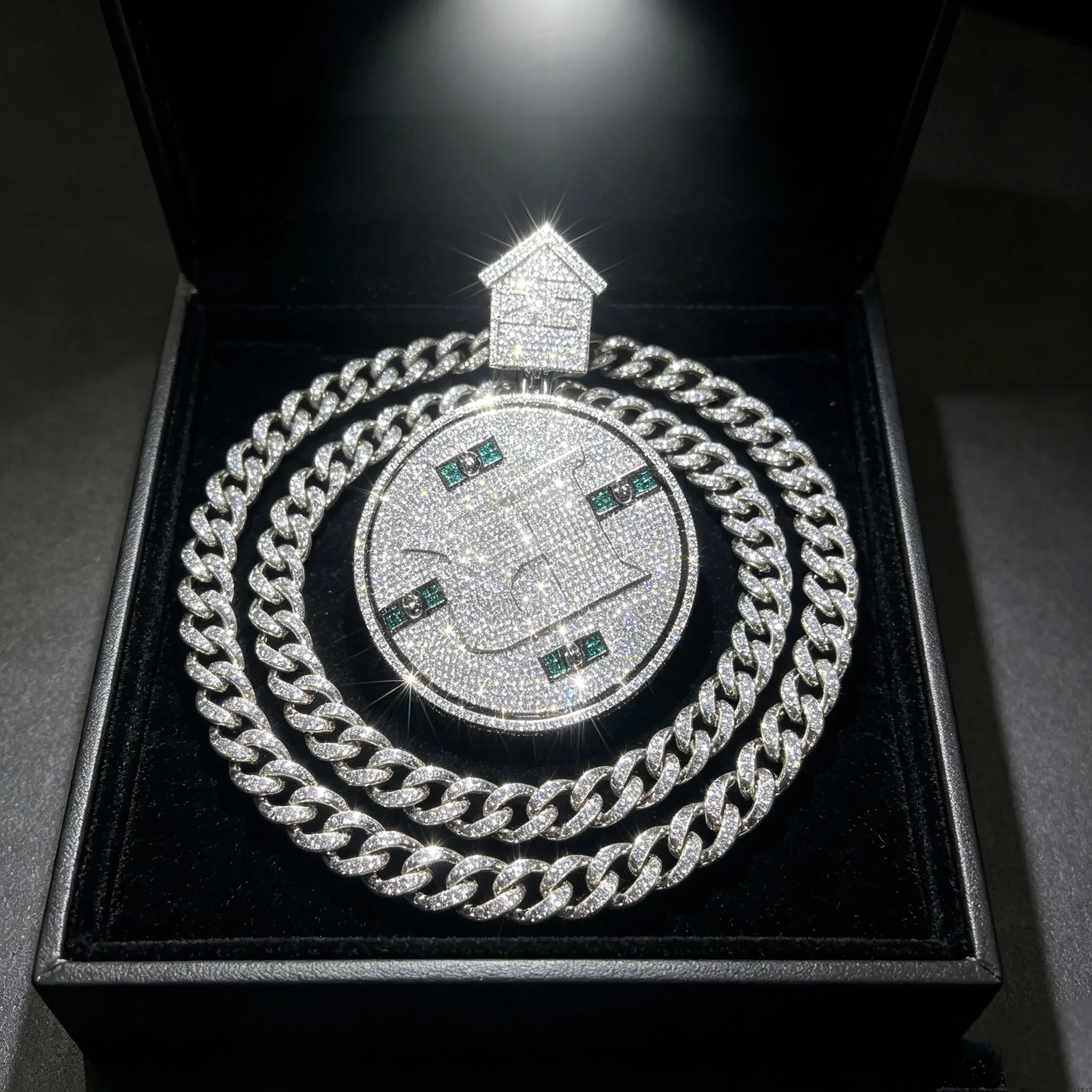 Men's Hip Hop Ice out Circular Pendant Necklace with Copper Inlaid CZ Zircon Customizable Roof Charm Shining Statement Rap Jewelry Gift