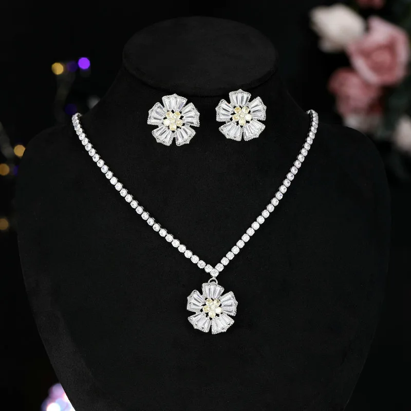 

Korean version flower shining zircon inlaid necklace and earring set: simple, fashionable and elegant jewelry