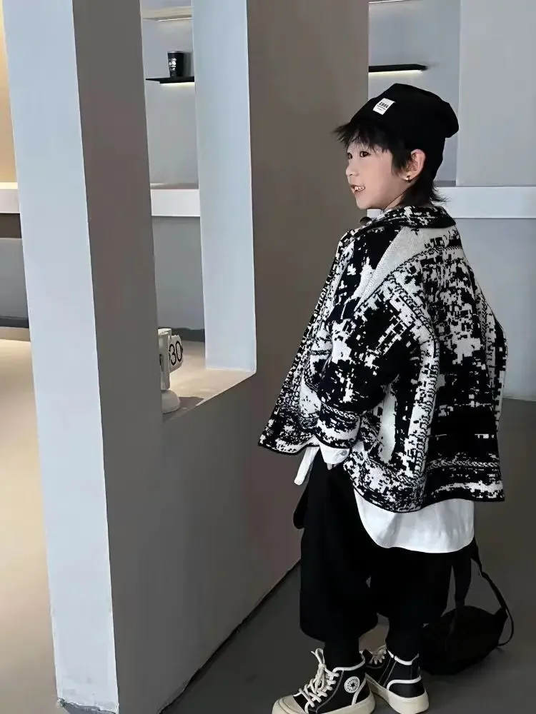 

Children's Clothing Boy Retro Designer Style Lapel Sweater Cardigan 2025 Spring and Autumn New Children's Loose Knit coat