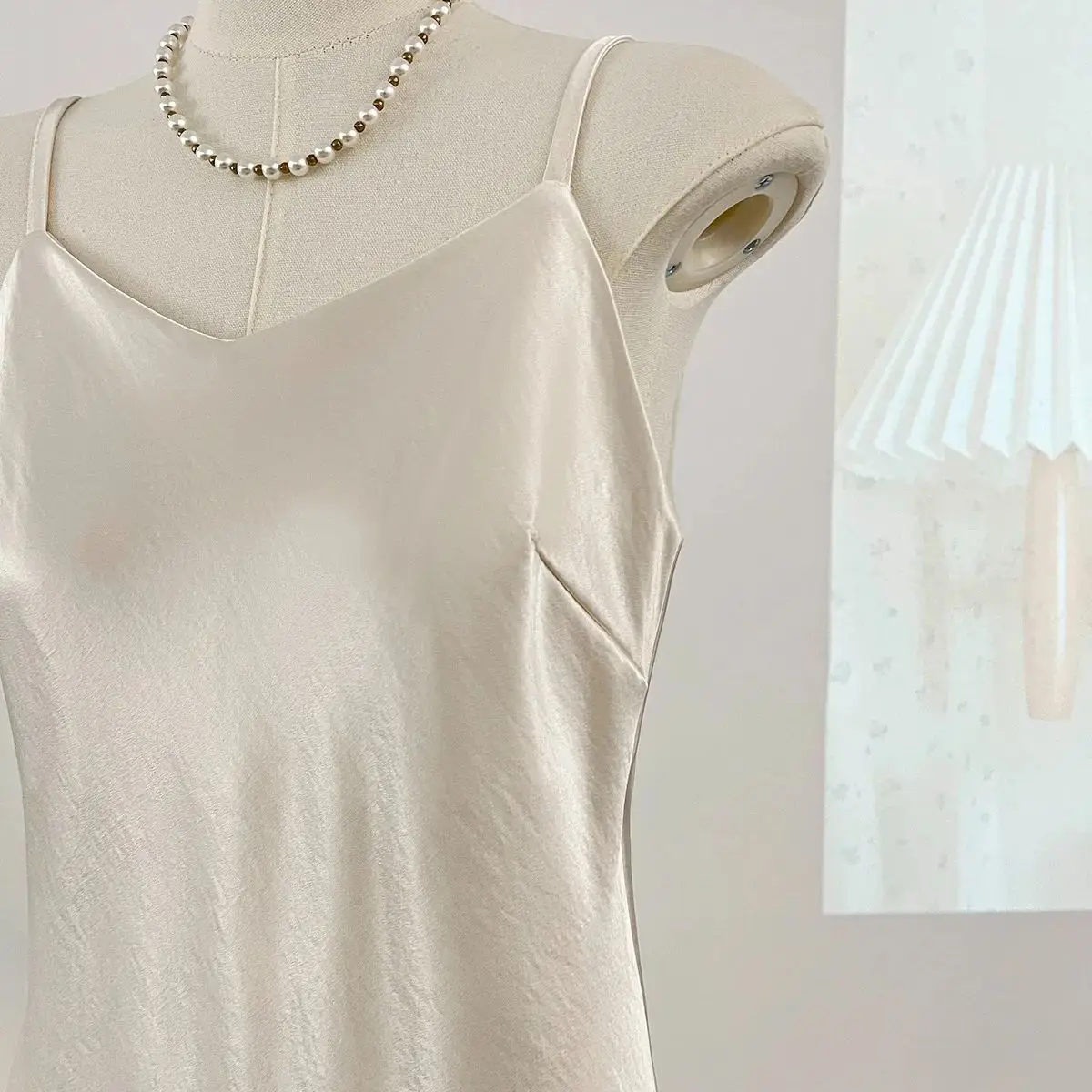 우아한 여성 스파게티 스트랩 새틴 드레스 여름 v-목 솔리드 컬러 얇은 민소매 롱 드레스 여성 a 라인 드레스