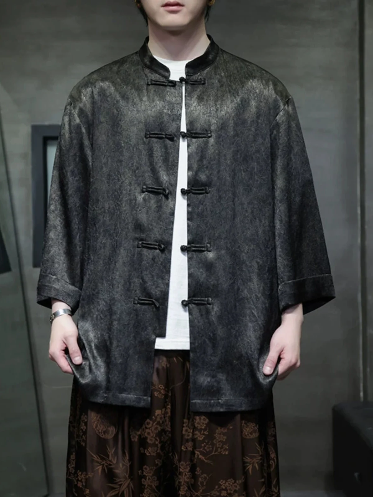 

Мужская рубашка из ледяного шелка с рукавом три четверти, на пуговицах, в стиле ханьфу, с ретро-вышивкой, в новом китайском стиле, свободного кроя, летняя.