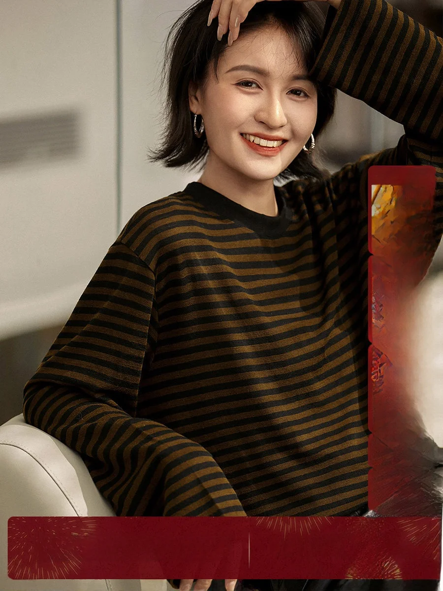 

XiaoHanGe Initial Autumn Warm Side Slit Design Camere Long Sve round Ne Striped Knitted T-irt Women's Casual Top